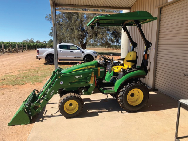 John-Deere-2-Series-Compact-Utility-Tractor-2025R.jpg John-Deere-2-Series-Compact-Utility-Tractor-2025R.jpg