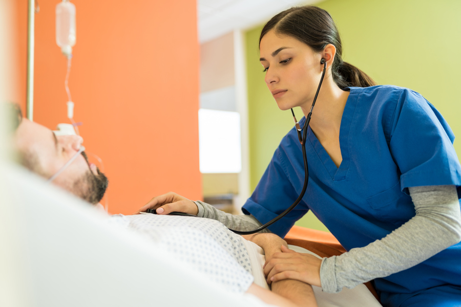 doctor-treating-male-patient-at-hospital-2026-03-25-05-43-59-utc.jpg