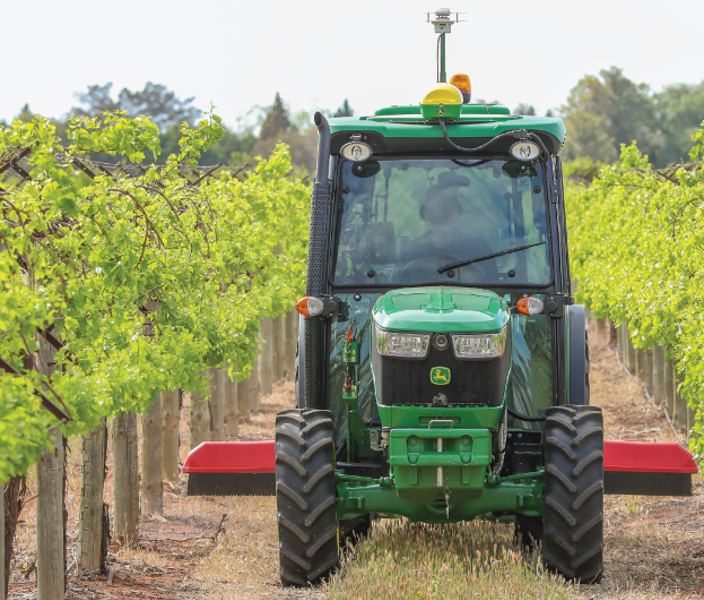 SmartFarm-Slider-Tractorpng.png